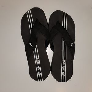 Black Nike Flip Flops Mens Size 9 Women's Size 10
